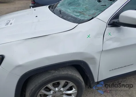 2019 Jeep Cherokee Latitude Fwd from USA, damaged, VIN 1C4PJLCB2KD262687